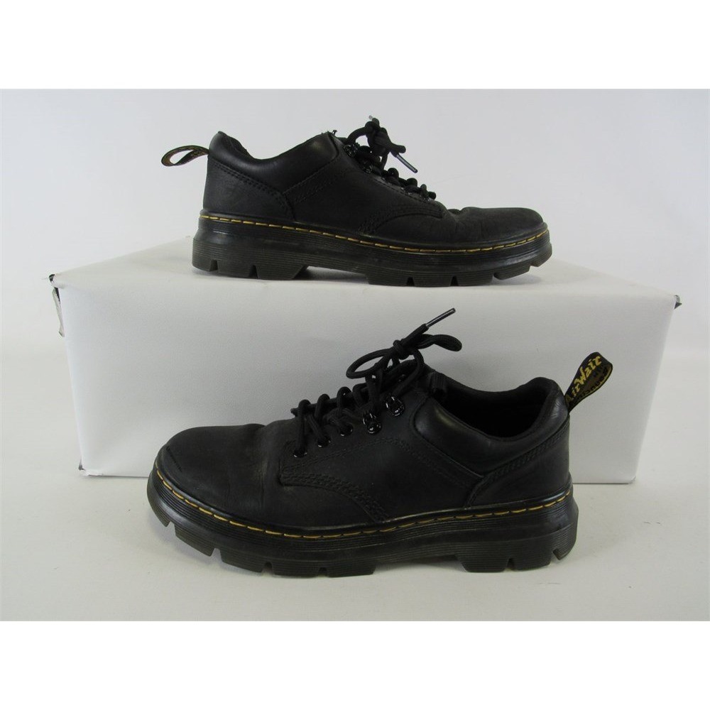 Dr. Martens Reeder Shoes Mens 10 Black Good Leather Low Top Lug Sole Hiker - Picture 2 of 9